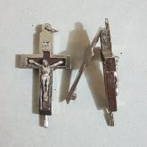 Cruz da relicário com Terra Santa
